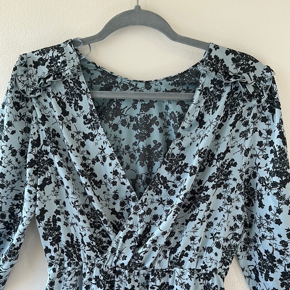 Zara‎ Floral Blue and Black midi dress size m long sleeve v-neck ruffled - Picture 2 of 14